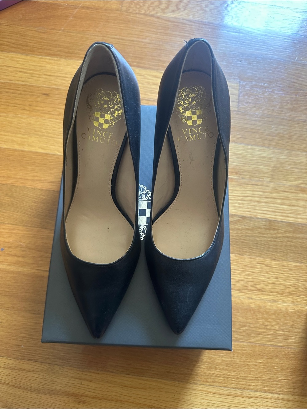 Vince Camuto Black Pointed-Toe Classic Pumps